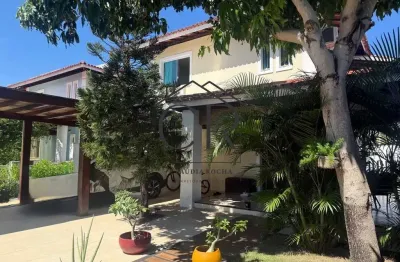 Linda casa, totalmente pronta pra entrar e morar, com piscina privativa!