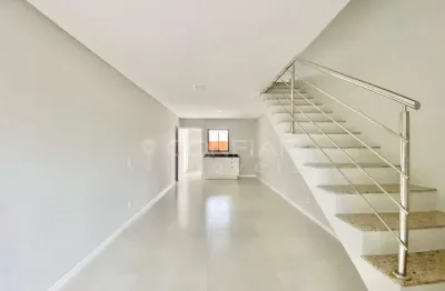 Geminado para locação no bairro floresta com 3 quartos sendo 1 suite por r$2800,00 + taxas