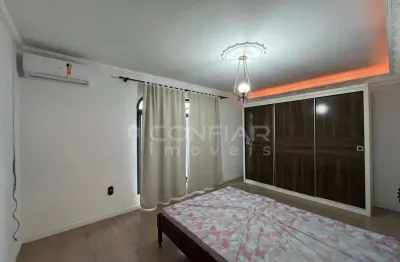 Casa piso superior com 5 quartos sendo 1 suíte no iririu por r$4.500,00 + taxas