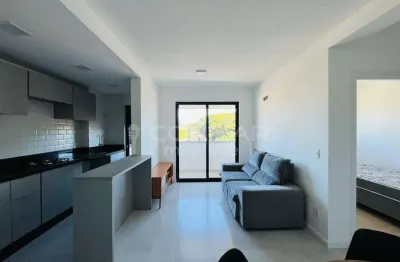 Apartamento com 2 quartos sendo 1 suíte e 2 vagas de garagem para locação por r$3.500,00 + taxas