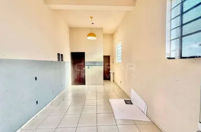 Sala comercial para locação em localização privilegiada no floresta por r$2200,00 + taxas