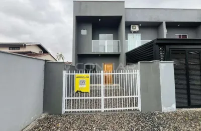 Geminado com 3 quartos sendo 1 suíte para locação no vila nova por r$2.200,00 + taxas