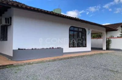 Casa para locação com 4 quartos no santo antônio por r$4.800,00 + taxas