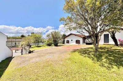 Casa ampla de 3 quartos sendo 2 suítes para locação no bairro floresta por r$3.500,00 + taxas