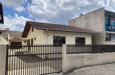 Casa com 3 quartos para locação no aventureiro por r$2.900,00 + taxas