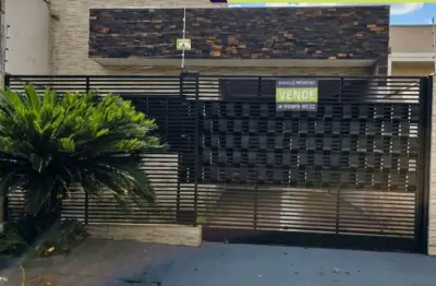 Casa com 3 quartos à venda na Rua Pioneiro Pompílio Custódio Valério, 403, Loteamento Sumaré, Maringá