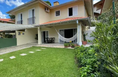 Casa geminada em condomínio fechado no bairro américa - joinville