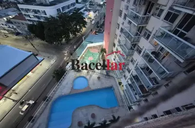 Apartamento com 2 quartos para alugar na Rua Cerqueira Daltro, Cascadura, Rio de Janeiro