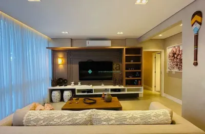 Apartamento decorado em condomínio Pé na Areia  à Venda na Pitangueiras no Guarujá | QVista Intelig