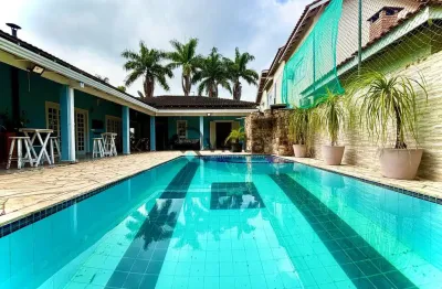 Casa à venda no Jardim Pernambuco, Praia do Pernambuco, Guarujá, SP