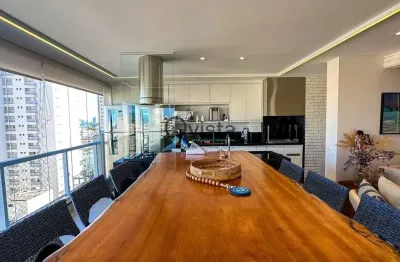 Apartamento decorado à Venda na Enseada no Guarujá | QVista Inteligência Imobiliária Guarujá