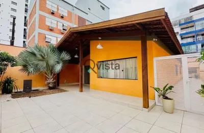 Casa a Venda na Enseada no Guarujá | QVista Inteligência Imobiliária Guarujá