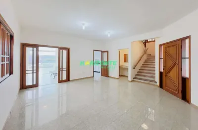 Sobrado para Locação 4 Quartos, 2 Suites, 2 Vagas, 300M², Urbanova, São José dos Campos - SP | Alto