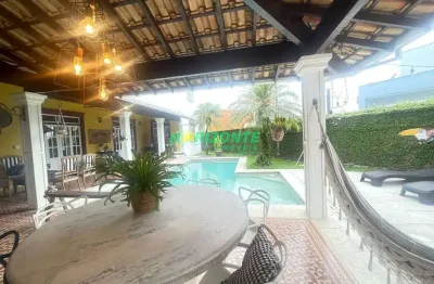 Casa à venda e para locação com 528 m² de construção, em condominio fechado no bairro Urbanova - Sã