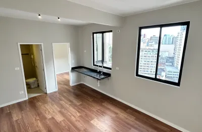 Apartamento reformado com 1 quarto no coração de curitiba