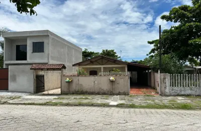 Casa a venda em Praia de Leste, terreno medindo 480m, a 400m do mar