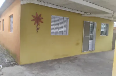 Casa 3 dormitórios, região central no Balneário Monte Carlo