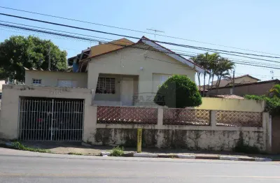 Casa à venda na Avenida Presidente Castelo Branco, Jardim São Matheus, Vinhedo
