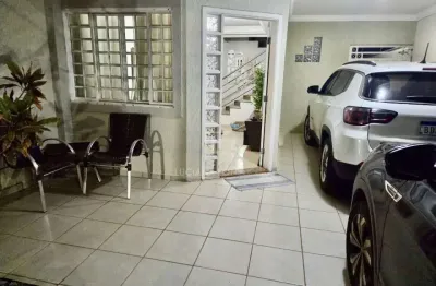 Casa com 3 quartos à venda na Rua Regina F Scotton, 119, Jardim Burle Marx, Londrina
