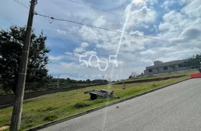 Oportunidade de terreno à venda para fazer seu projeto de sonho em área de 1008m² e muito bem localizado no condomínio.