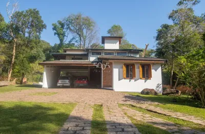 Excelente imóvel à venda no condomínio chácaras flórida com 400m2 de área construída e 5.000m2 de terreno.