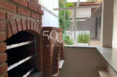 Casa no centro à venda com excelente localização, ideal para ponto comercial. são 3 dormitórios, 2 banheiros, sala, cozinha, quintal