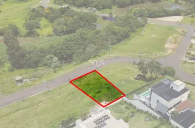 Terreno à venda no condomínio villas do golf, com 503m² de área útil. excelente lote com ótima topografia, com boa localização no condomínio.