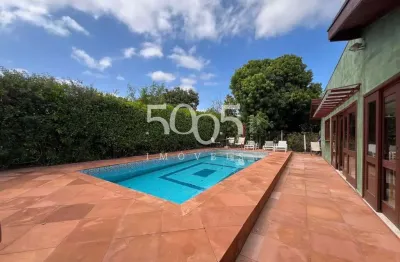 Casa estilo colonial à venda no condomínio campos de santo antônio em itu, 3 suítes, 380m² de área construída e 861m² de terreno