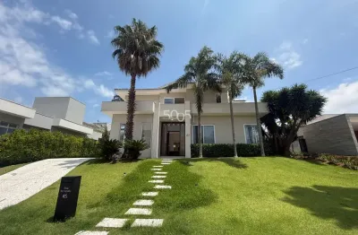 Casa à venda no condomínio plaza athenee com 486m2 de construção e 1000m2 de terreno.  localizada em rua sem saída, com linda vista para a cidade