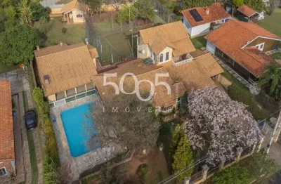 Casa a venda no condomínio city castelo, possui 550,00m2 construídos e  2.100,00m2 de área total.