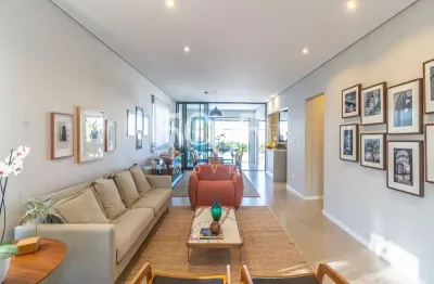 Casa semi- mobiliada à venda no condomínio saint paul com 270m² de área construída e 360m² de área total.