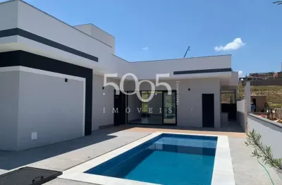 Casa térrea com 220m2, pé direito de 4m, design diferenciado, 2 vagas cobertas, despensa, cozinha integrada