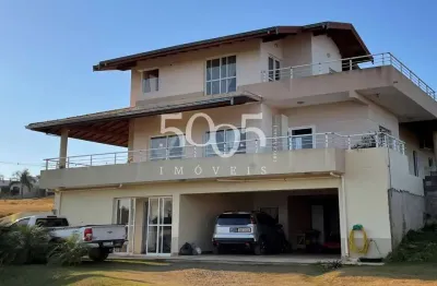Casa à venda no condomínio terras de santa izabel com 445m² de área construída e 1021m² de área total.