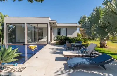 Casa à venda no condomínio altos de itu, com 850m² construídos em um terreno de 2.366m². completamente mobiliada e decorada