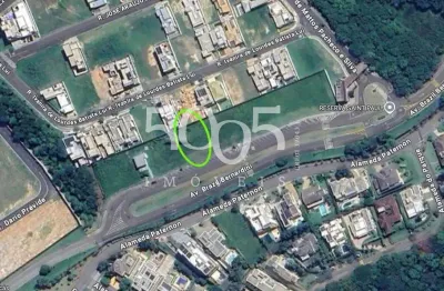 Terreno comercial com 12m de frente e 30m de comprimento (360m2), vagas de estacionamento, localização ótima, perto a condomínios de alto padrão