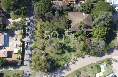 Casa à venda no cond. fazenda vila real, com 3.270m², perfeita para retrofit