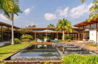 Casa à venda no condomínio altos de itu, com 3.300m² de área total.