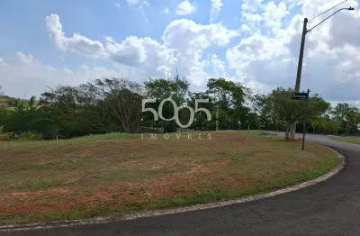 Terreno à venda no condomínio villas do golf com 612,85m², lote de esquina com vista permanente