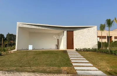Casa térrea mobiliada para locação no condomínio Altos de Itu, 5 suítes, 430m² construídos em um terreno de 1.438m²