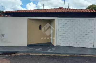 Casa à venda Jardim Brasil - 2 quartos, armários na cozinha, garagem para 4 carros