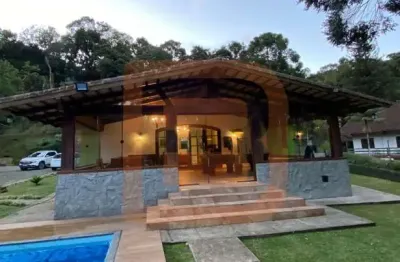 Casa chalé em cantão suíço brasileiro, nova friburgo / rj