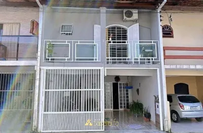 Casa com 3 quartos à venda no Bom Retiro, Matinhos 