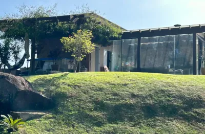 Casa Moderna com 4 Suítes + Edícula Gourmet Pronta | Oportunidade Imperdível