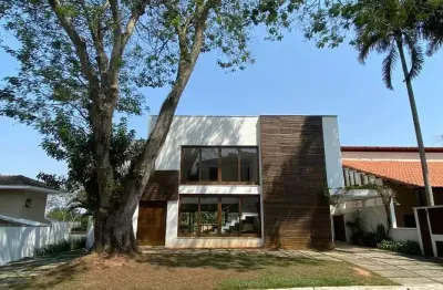 Casa à venda no Condomínio Nova Higienópolis em Jandira com vista privilegiada e gerador próprio