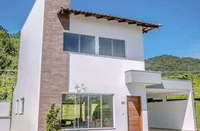 Casa em construção em condomínio fechado no bairro da barra em balneário camboriú. para | barra, balneário camboriú, santa catarina