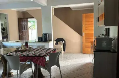 Casa com quintal para | cedro, camboriú, santa catarina