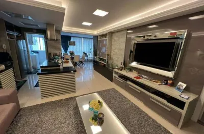 Apartamento diferenciado no centro de balneário camboriú.