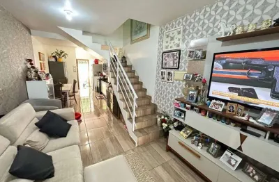 Ótima casa estilo sobrado. região livre de alagamento. para | areias, camboriú, santa catarina