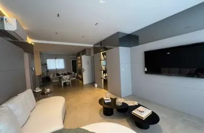 Apartamento novo com 04 quartos no centro de balneário camboriú.