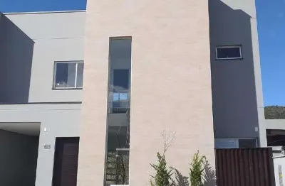 Casa em construção em condomínio fechado. para | barra, balneário camboriú, santa catarina